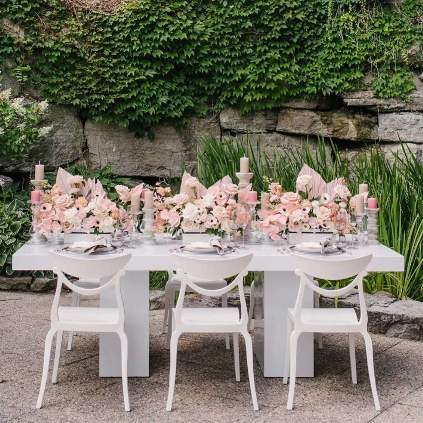 White Plastic Dining Chairs for the Perfect Table Setting