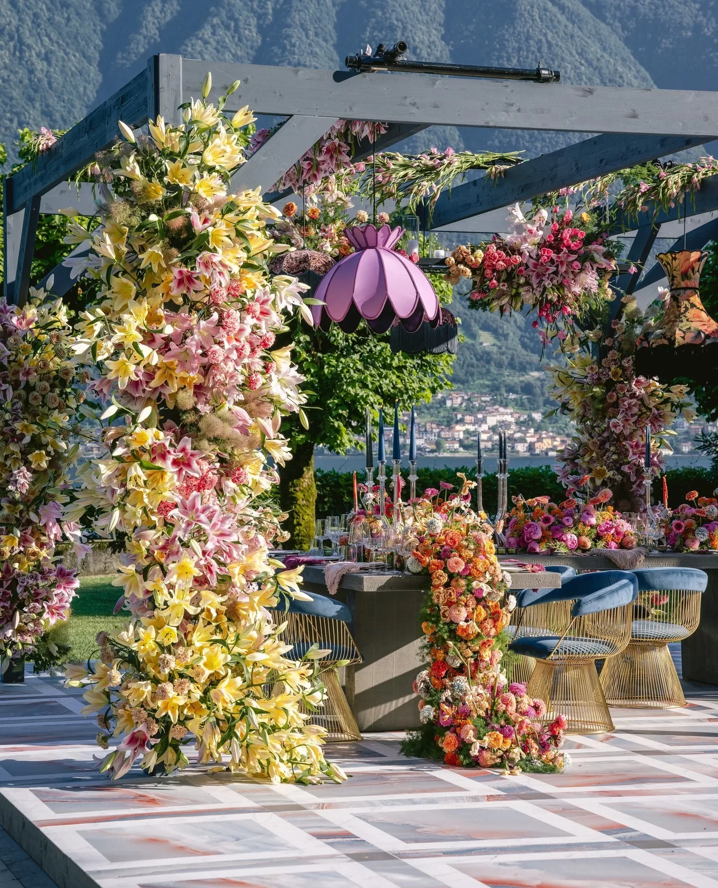  Gold-Plated Dining Chairs for Outdoor Weddings